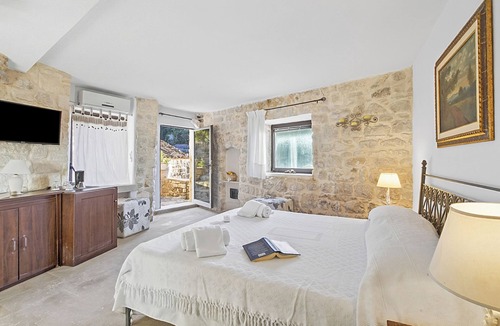 Scicli Hotel | Borgo Hedone - Mandorla, Scicli, Italy
