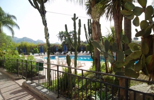 Calatabiano Apartment | Bouganville Residence - DeLuxe apartment with swimming pool, sports field and games.