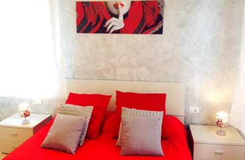 Alcamo Marina Apartment | Bright Apartment in Alcamo: 100 m² with Sea View