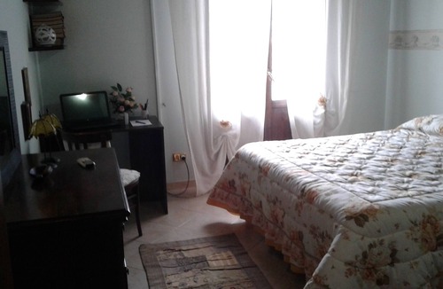 Altavilla Milicia Bed & Breakfast | Building in the historic center equipped with every comfort furnished and equipped