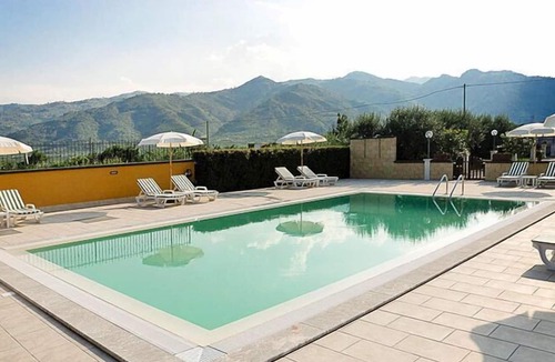 Gaggi House | Bungalows, Gaggi