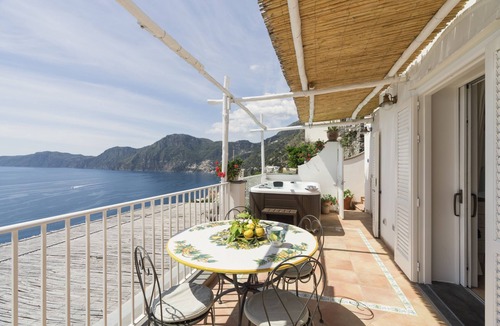 Praiano Apartment | CalanteLuna Apartment Infinito terrace with sea view and hot tub