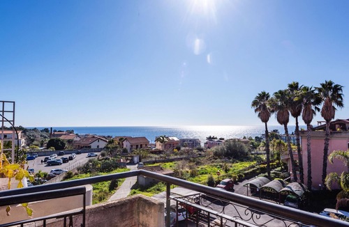 Capo Mulini Apartment | Capomulini House by Wonderful Italy