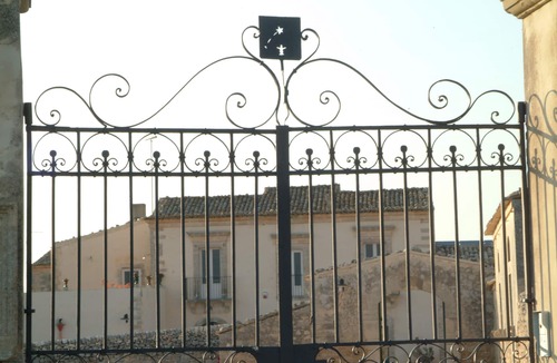 Ragusa Villa | Carcara Estate - Stone House