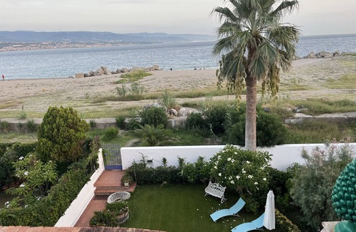 Capo Peloro Apartment | Casa Azzurra apartment with garden by the sea