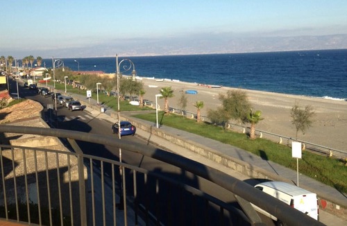 Nizza di Sicilia Apartment | Casa Carmelo, brand new apartment facing the sea