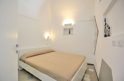 Minori Apartment | Casa Cesara: A welcoming apartment situated in a quiet location, a few minutes from the town center, with Free WI-FI.
