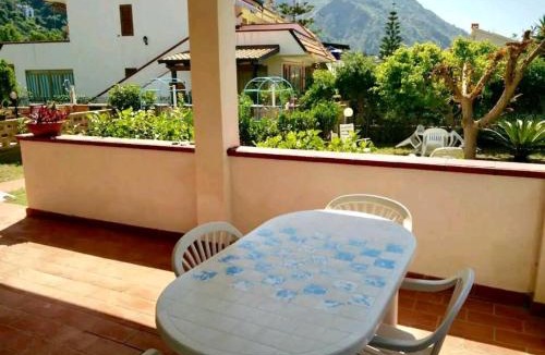 Piraino House | Casa con Giardino e Terrazzo vicino al Mare