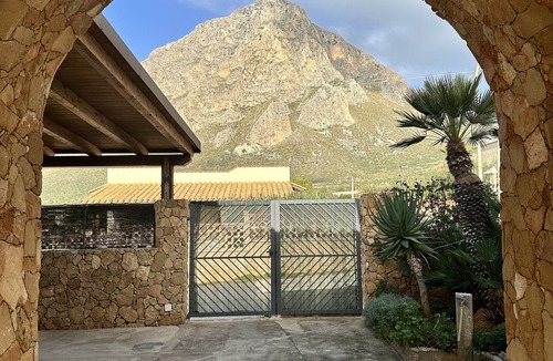Cornino House | Casa Disa -splendid beachfront house in the beautiful Bay of Cornino, Trapani.