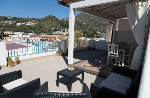 Lipari Historic Centre House | Casa Eoliana al Centro Storico di Lipari Ideale per Famiglie