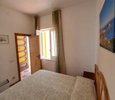 Sant'Angelo Apartment | Casa Gialla