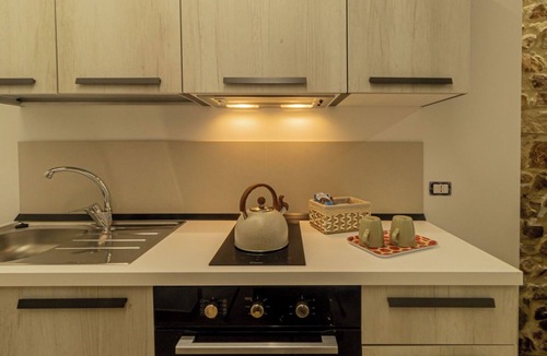 Castelbuono House | Casa Giuara -Radici Ground floor studio apartment 5 minutes walk from the historic center