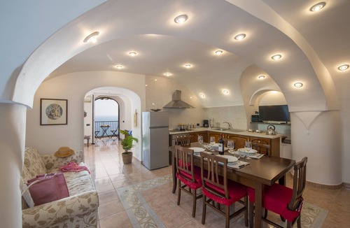 Praiano Ski Chalet | Casa Il Riccio - House with garden and breathtaking view