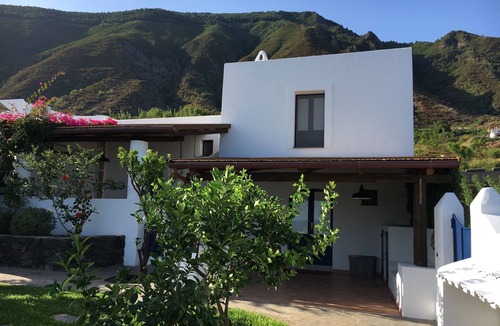 Malfa House | Casa Isabella: serenity by the sea