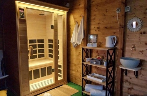 Caccamo Villa | Casa Lachesi: Double Room Jacuzzi, Sauna and seasonal pool