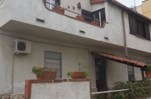 Furci Siculo House | Casa Laura is located in a quiet area 5 minutes from the sea.