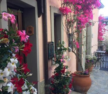 Forza d'Agro House | Casa Lina Bouganville