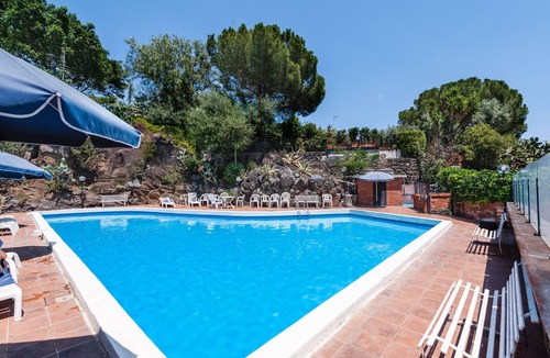 Aci Castello Ski Chalet | Casa Magnolia by Wonderful Italy