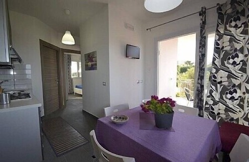 Sciacca House | Casa Maia: A modern and graceful apartment located on a hillside, facing the sea.