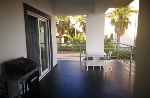Favara Apartment | Casa Mare e Monti is an independent apartment