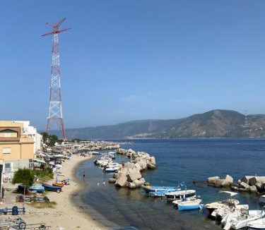 Torre di Faro Apartment | Casa Monsù