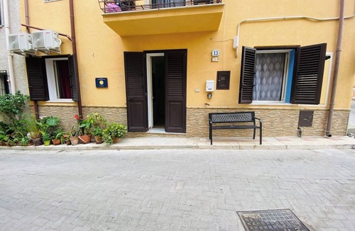 Campofelice di Roccella Apartment | Casa Ninì, charming accommodation in the center