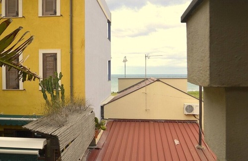 Milazzo House | Casa Ntoni A: A modern and graceful apartment situated at a short distance from the beach, with Free WI-FI.