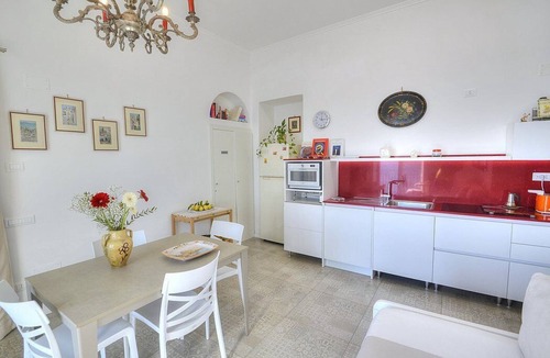 Castiglione House | Casa Olivo Marino A: A graceful apartment which faces the sun and the sea, with Free WI-FI.