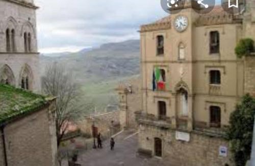 Gangi House | casa padre Jerone