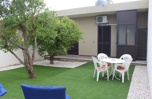 Marina di Modica Apartment | Casa Rafaél, independent apartment 500m from the beach in Marina di Modica