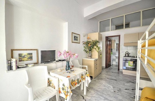 Letojanni House | Casa Sabbiolina D: A welcoming apartment situated at a short distance from the beach, with Free WI-FI.
