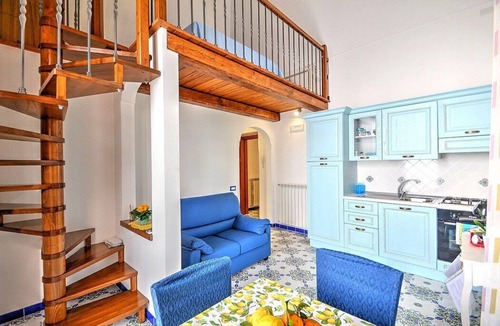 Ravello House | Casa Sagitta A: A welcoming studio apartment located on the high coast in front of the sea, with Free WI-FI.