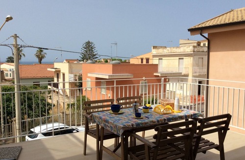Marina di Ragusa Apartment | Casa Santa Barbara Villa with veranda overlooking the sea