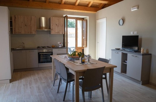 Santa Venerina House | Casa Sautufau - Your vacation home among Etna, the sea and Sicilian tradition.