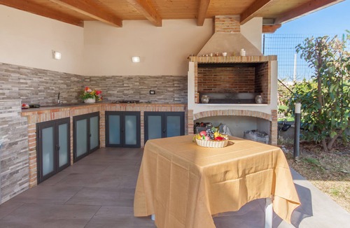 Agnone Bagni Apartment | Casa Smeralda a 200m From The Sea, Augusta, Italy