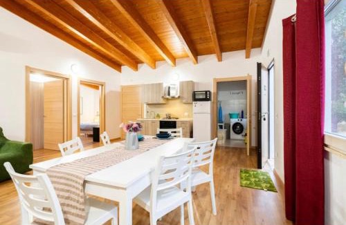 Settingiano Apartment | Casale Carolea Apartment