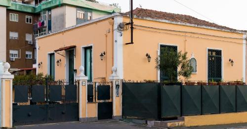 Picanello-Ognina-Barriera-Canalicchio House | Casale Catania