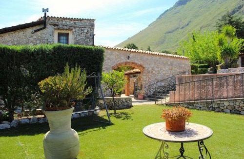 Carini Villa | Casale Maddalena