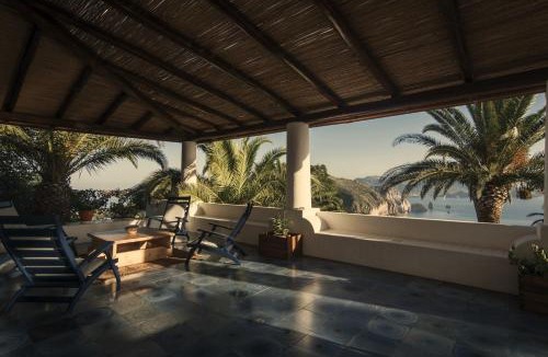 Lipari House | Case Quattrocchi - Giardino e Terrazzi con vista Panoramica sul Mare, Etna e Vulcano