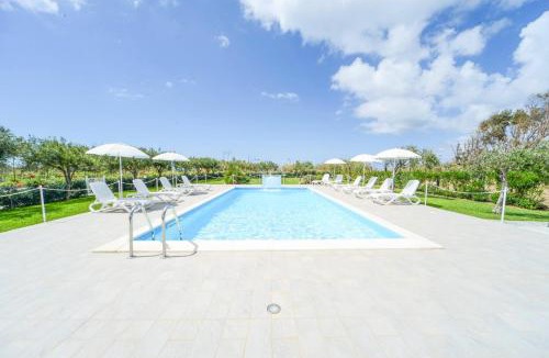 Piana Calzata House | Case Vacanze Mare Nostrum - Villas in front of the Beach with Pool