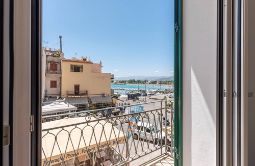 Mondello Apartment | Casetta al Molo di Mondello by Wonderful Italy