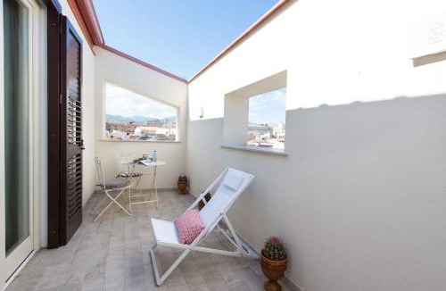 Castellammare Vucciria Apartment | Cassaro Apartment con Terrazza by Wonderful Italy