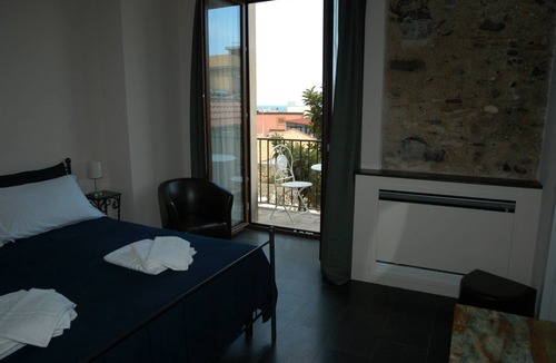 Nizza di Sicilia Bed & Breakfast | Castello D'Alcontres B&B