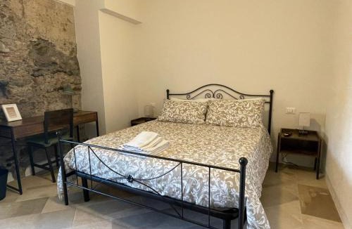 Nizza di Sicilia Bed & Breakfast | Castello D'Alcontres Guest House 3 stelle