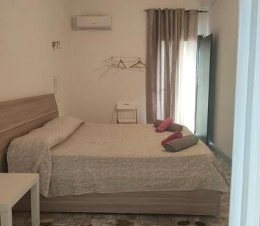 Contrada Pantano d'Arci Bed & Breakfast | CATANIA AIRPORT ROOM BAGNO PRIVATO iN CAMERA