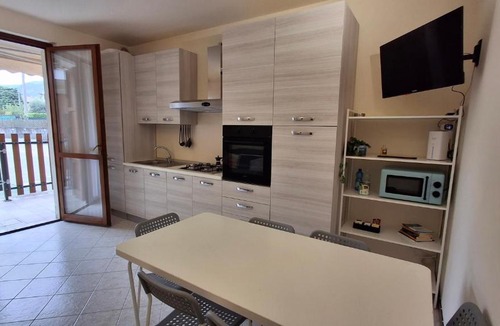 Clusane Apartment | Cavallo Blu I A 50 m dal Lago Iseo con parcheggio