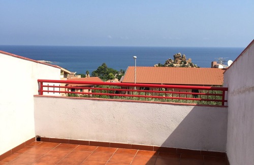 Cefalu Apartment | Cefalù Kalura Appart 5 with sloping ceilings