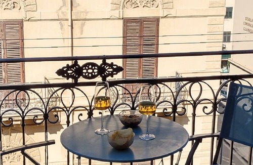 Borgo Vecchio Apartment | Central Apartment a stone's throw from the port
