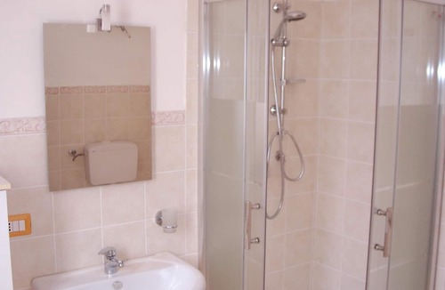 Marina di Ragusa Villa | Central small villa near the sea and the square