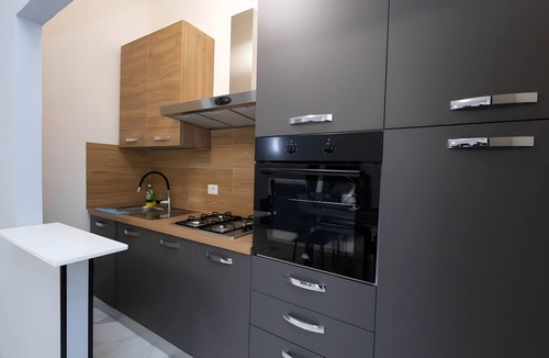 Quartiere XXXIII Lido di Ostia Ponente Apartment | Cf Luxury House Apartment with Balcony, Wi-Fi and Air Conditioning